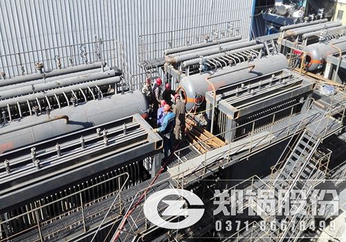 山東碳素行業3臺15噸/時煙氣余熱回收鍋爐項目安裝現場圖1